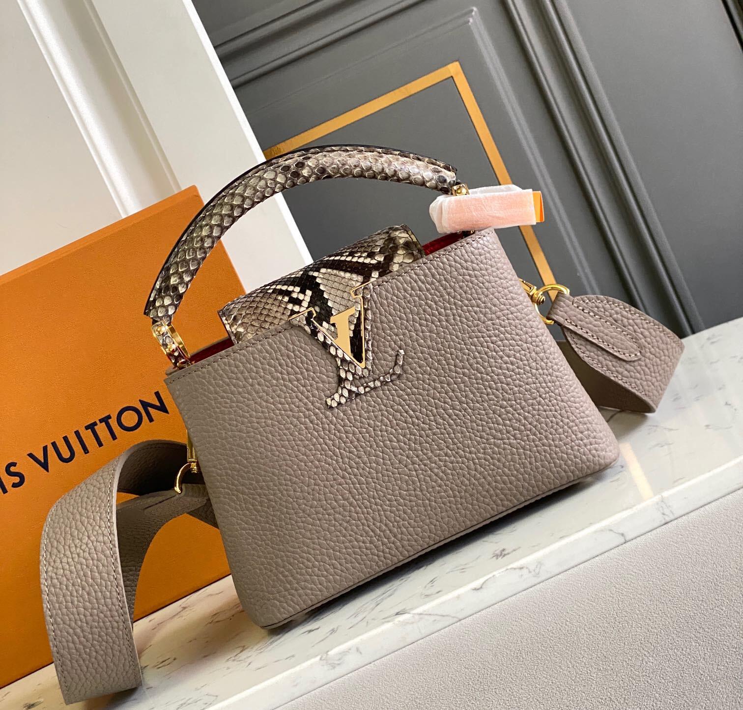 Louis Vuitton Capucines BB M82067